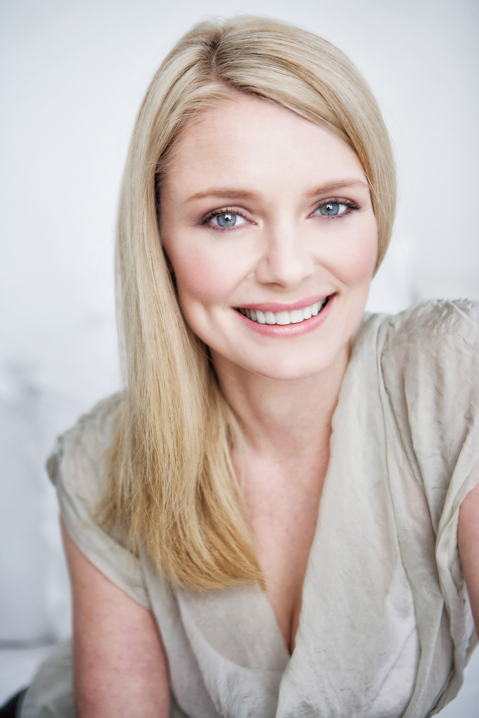 <b>Angelique Pretorius</b> - headshot03